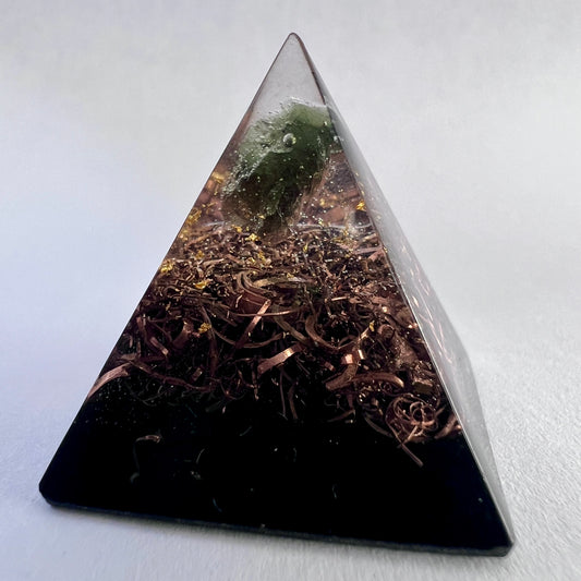 Orgonite Pyramid - 28mm. Moldavite, Copper, Shungite
