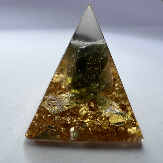 Moldavite Orgone Generator Pyramid – 20mm