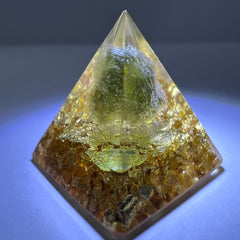 Moldavite Orgone Generator Pyramid – 20mm