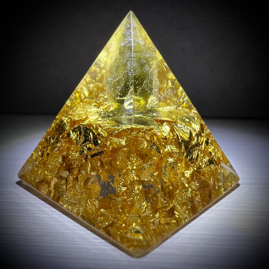 Moldavite & 24ct Gold orgone generator pyramid. 30mm.