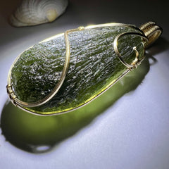 14.93g Gold & Moldavite Pendant