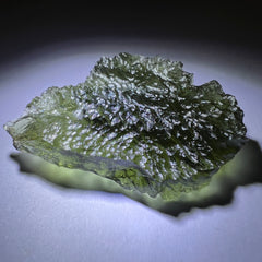 7.66g Moldavite, Nesmen Les