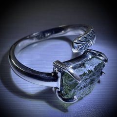 Woven Band Sterling Silver Moldavite Ring - 7.5 (P) Open Size