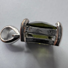 Faceted Moldavite "Square" cut pendant - 3.09ct