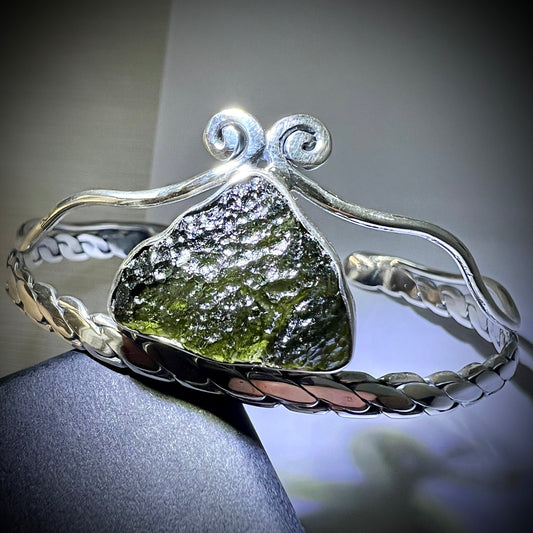 The Crown – Sterling Silver Moldavite Pendant