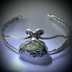The Crown – Sterling Silver Moldavite Pendant