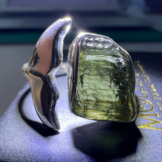 Whale Tail Motif Sterling Silver Moldavite Ring - M (6) open size.