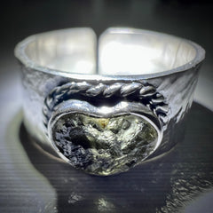 0.6g Heart Chlum Moldavite Ring — Wrought Silver Size S (Adjustable)