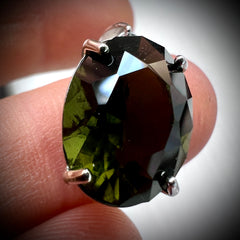 Exquisite Oval-Cut Moldavite Pendant — 7.29 ct