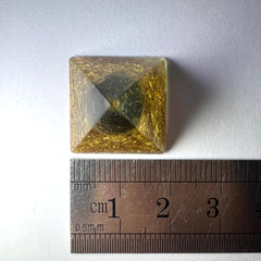 Moldavite Orgone Generator Pyramid – 18mm