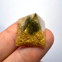 Moldavite Orgone Generator Pyramid – 18mm