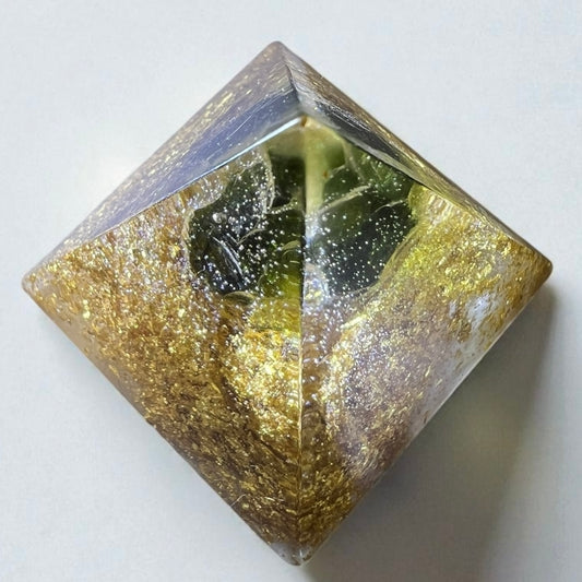 Moldavite Orgone Generator Pyramid – 18mm