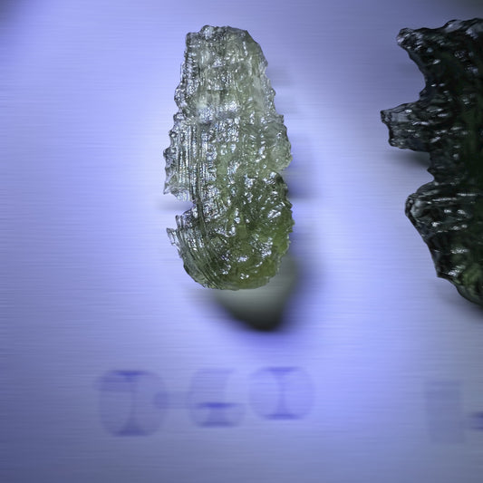 0.60g Moldavite - Maly Chlum, Perfect drop!
