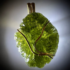 8.9g Chlum Moldavite Pendant in 14k Gold