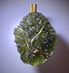 8.9g Chlum Moldavite Pendant in 14k Gold