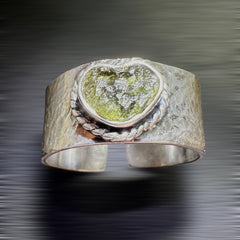 0.6g Heart Chlum Moldavite Ring — Wrought Silver Size S (Adjustable)