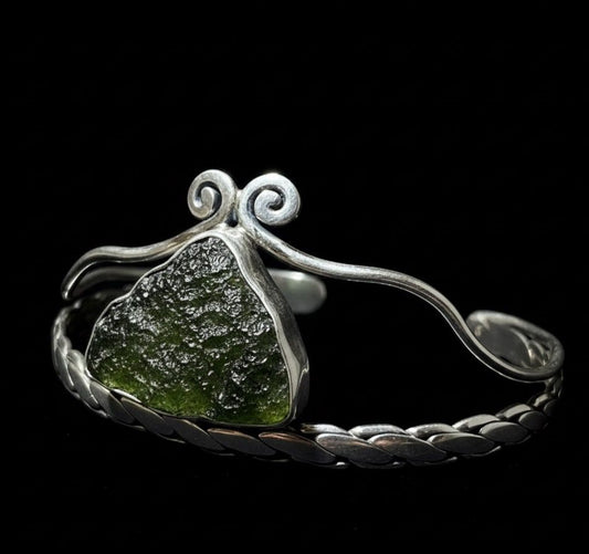 The Crown – Sterling Silver Moldavite Pendant