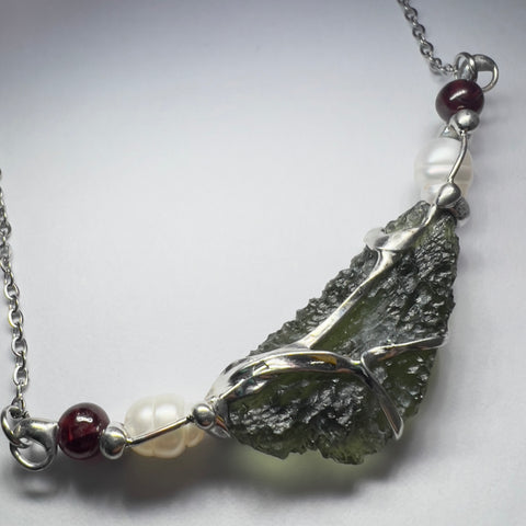 Moldavite, Pearl & Garnet Necklace 2.7g Maly Chlum