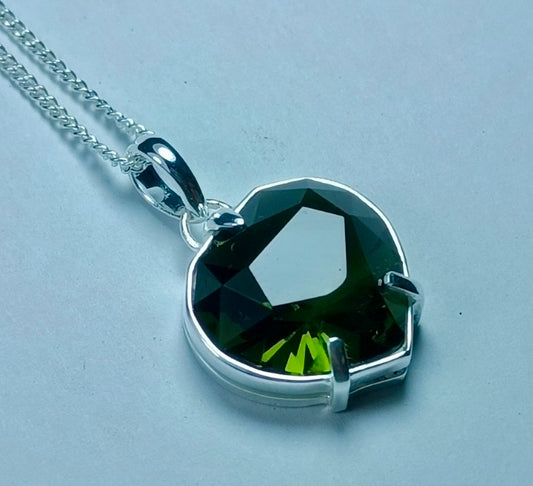 Faceted Moldavite Heart Necklace – Rhodium-Plated Sterling Silver