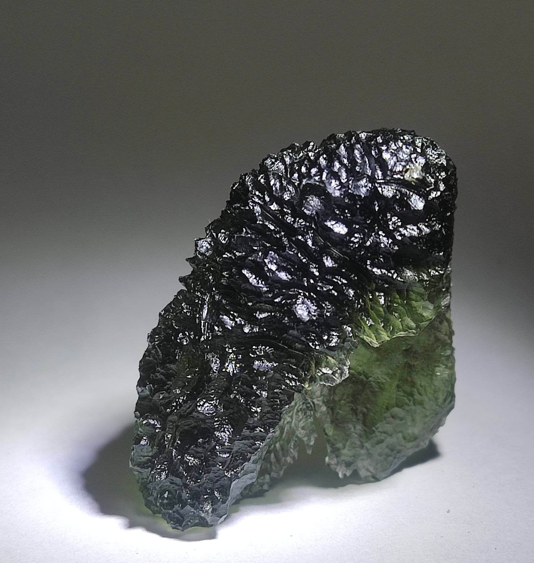 11.1g Moldavite, Nesmen