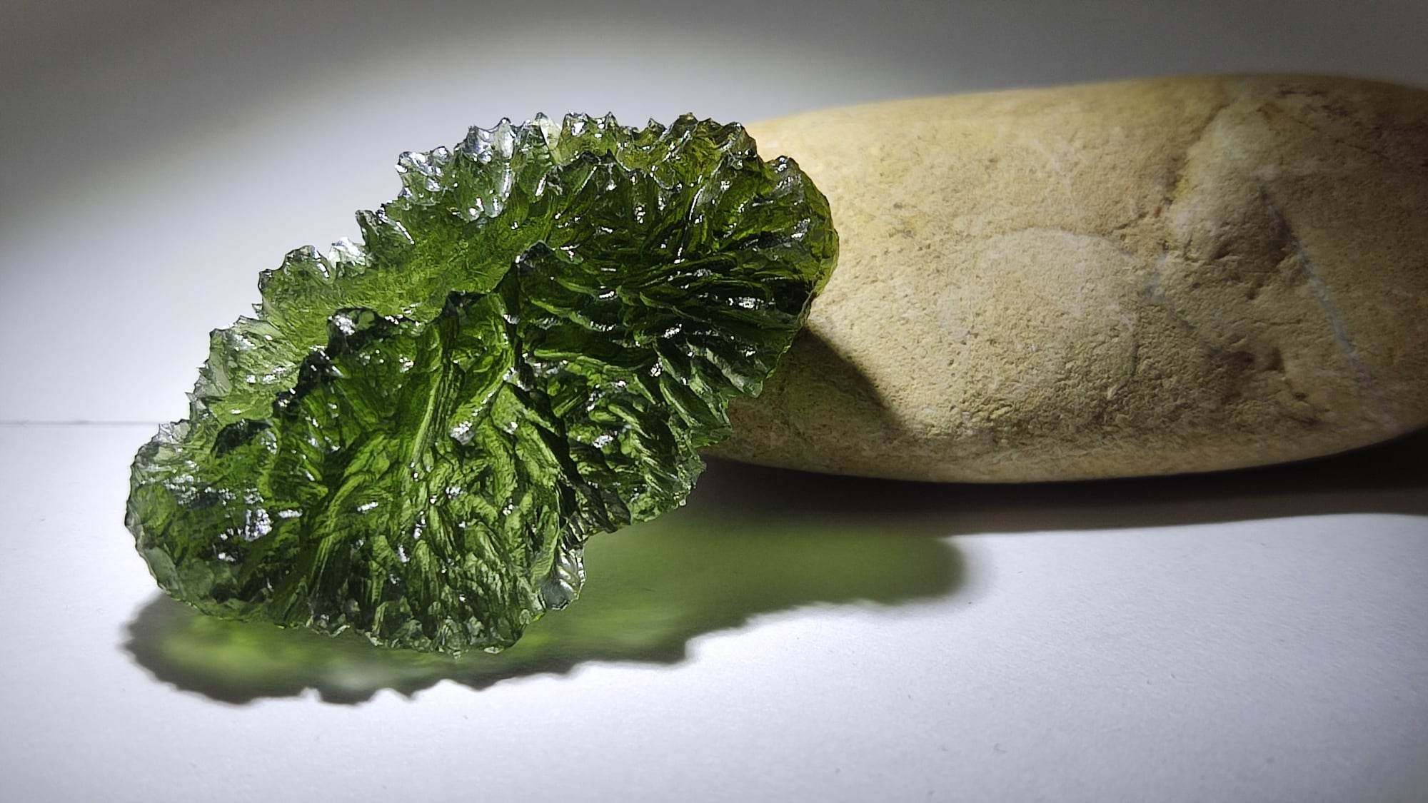 Beautiful Moldavite 8.46gr - intricate sculpturing