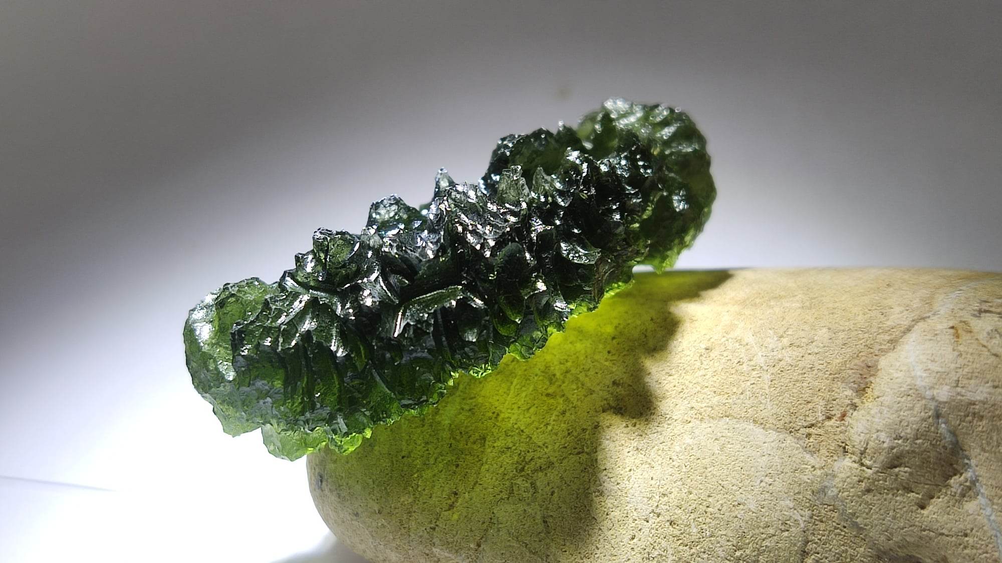 Beautiful Moldavite 8.46gr - intricate sculpturing