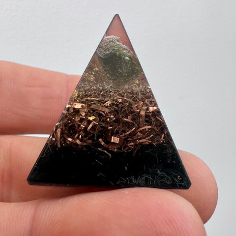 Orgonite Pyramid - 28mm. Moldavite, Copper, Shungite