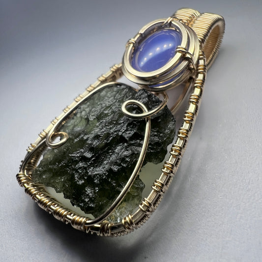 Moldavite and Blue Onyx Gold Pendant | 2g | Marouskovo Pole