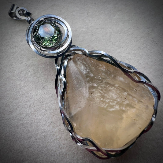 Faceted Moldavite & LDG Pendant I 0.7ct I Chlum