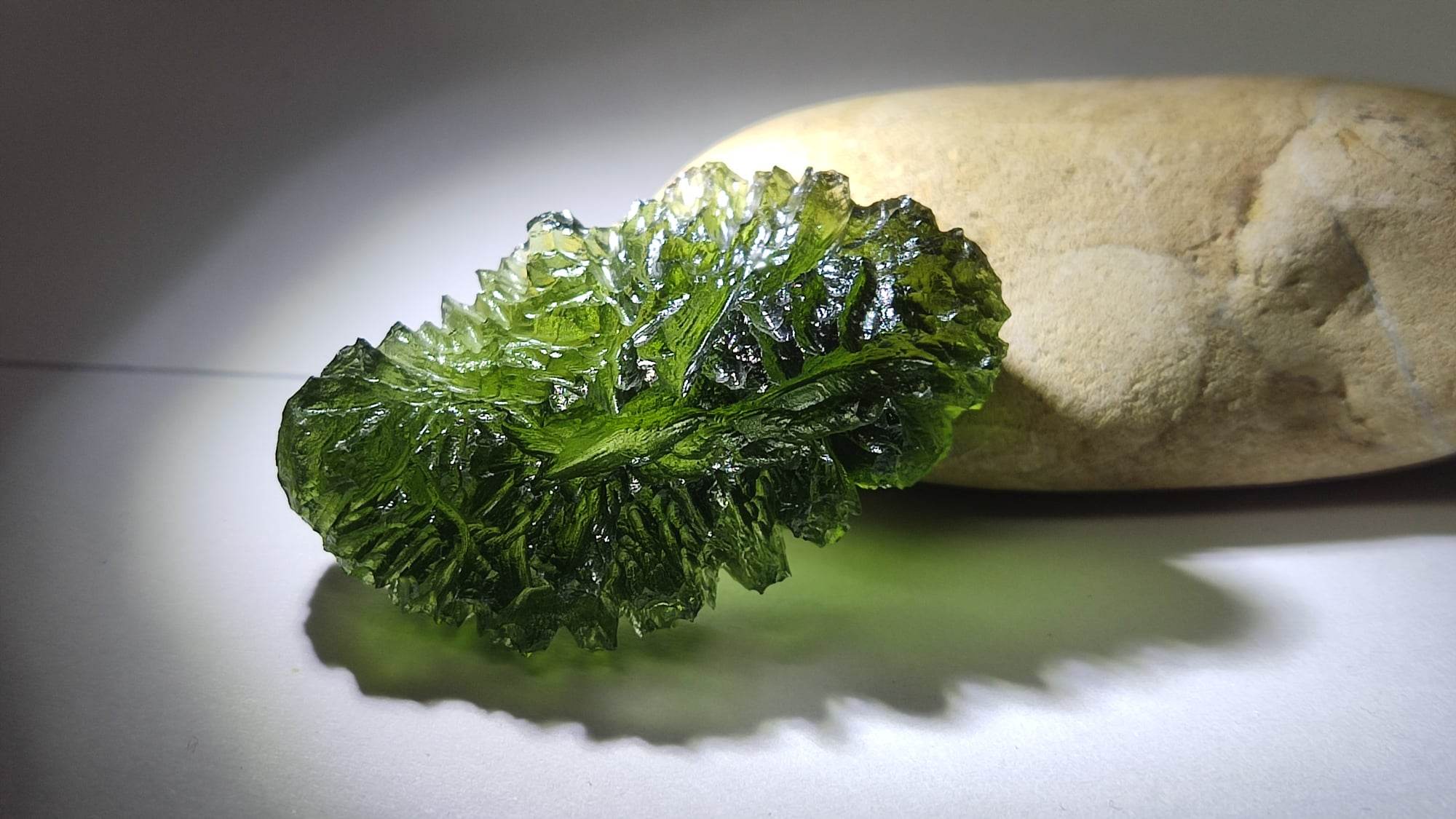 Beautiful Moldavite 8.46gr - intricate sculpturing