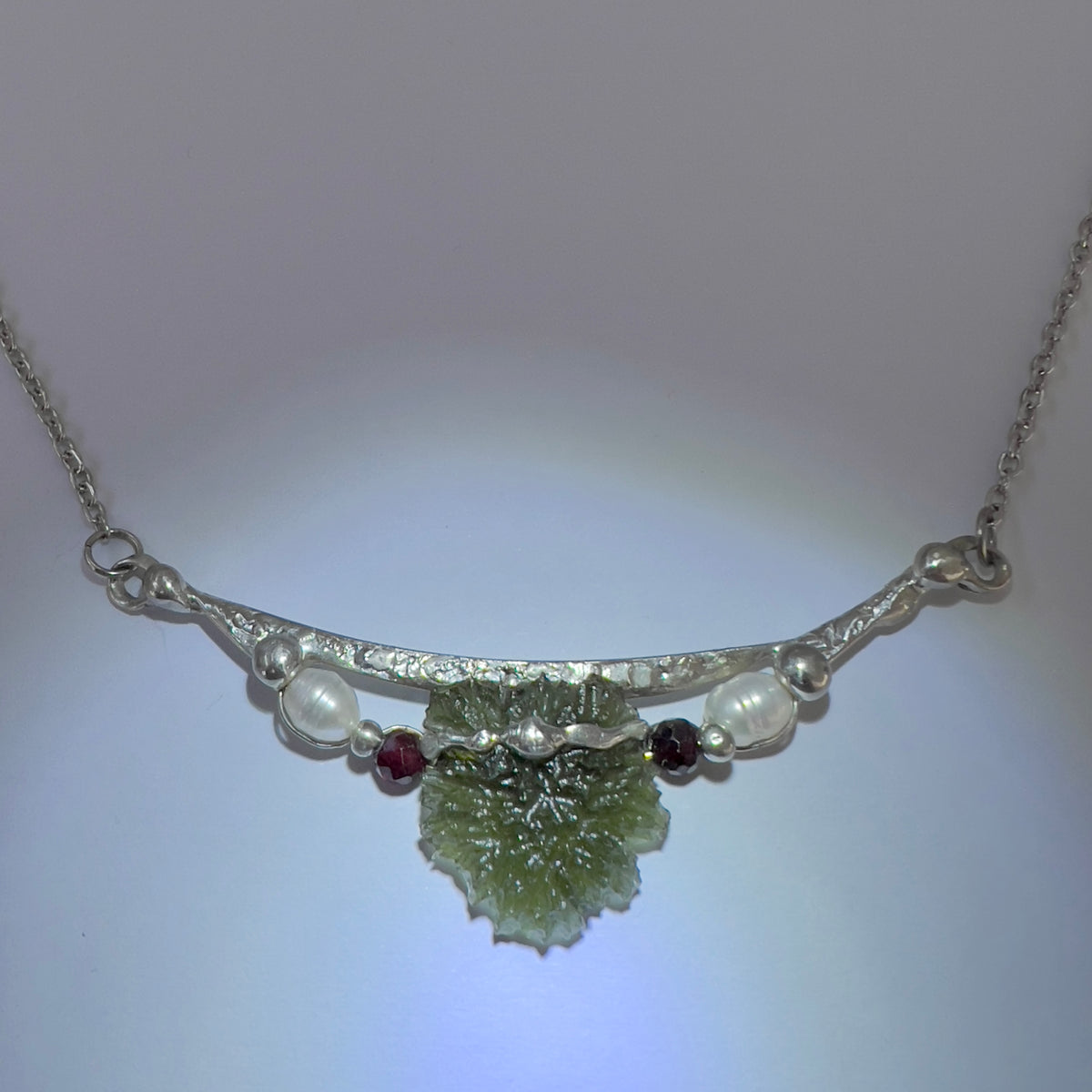 1.9g Silver with Freshwater Pearl Moldavite Pendant