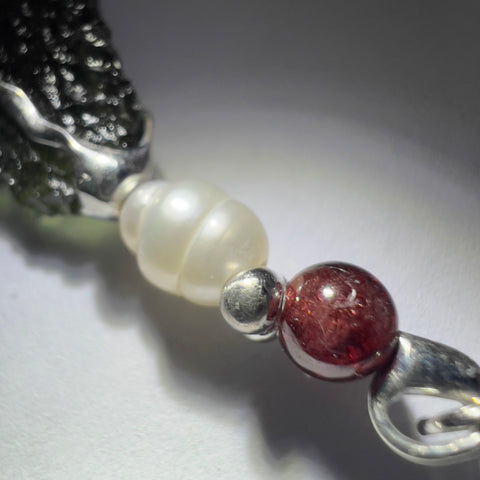 Moldavite, Pearl & Garnet Necklace 2.7g Maly Chlum