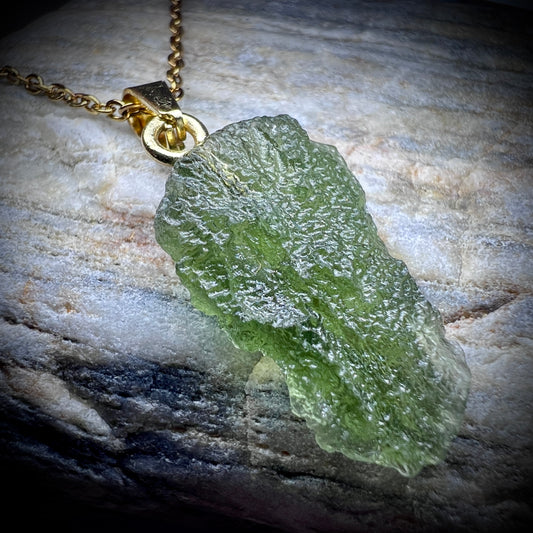 Gold Plated Moldavite Necklace I 1.2g I Marouskovo Pole