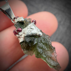 1.8g Moldavite Necklace - garnet accents