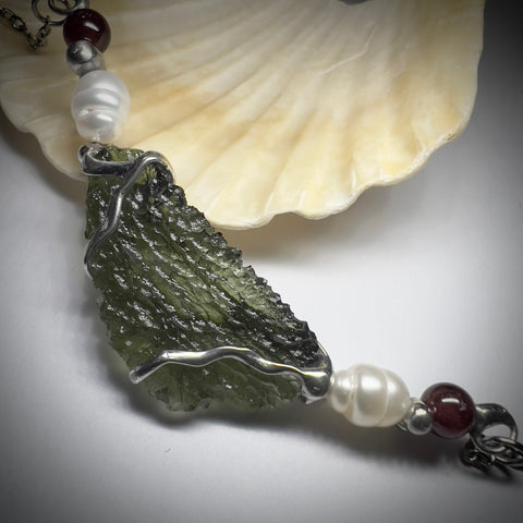 Moldavite, Pearl & Garnet Necklace 2.7g Maly Chlum