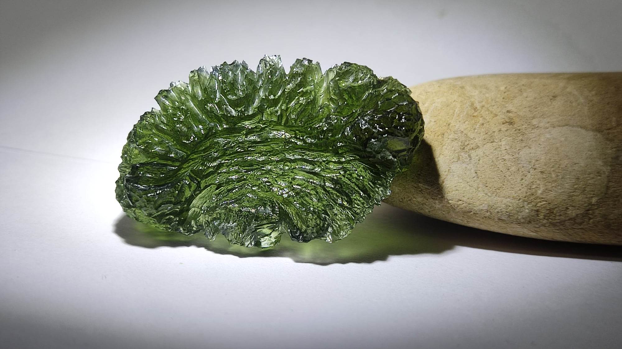 Beautiful Moldavite 8.46gr - intricate sculpturing