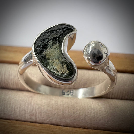 Sterling Silver Moldavite Ring | 0.7g | Size 6.5