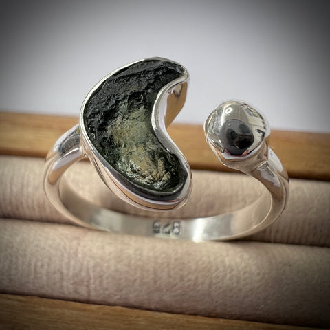 Sterling Silver Moldavite Ring | 0.7g | Size 6.5