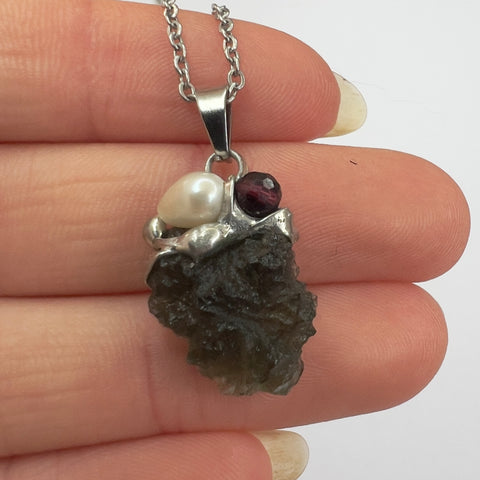Moldavite, Pearl & Garnet Necklace 1.6g Maly Chlum
