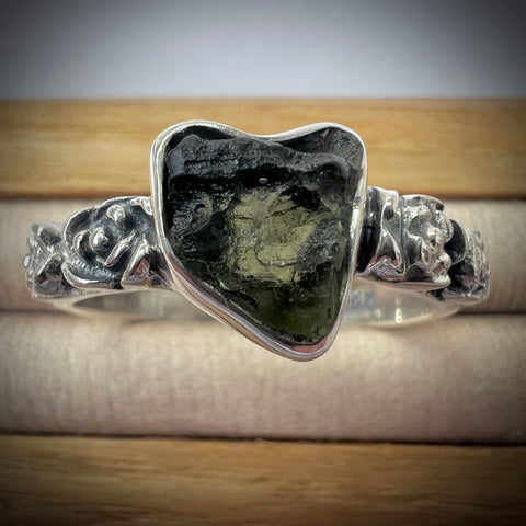 Sterling Silver Moldavite Ring | 0.8g | Size 7.5