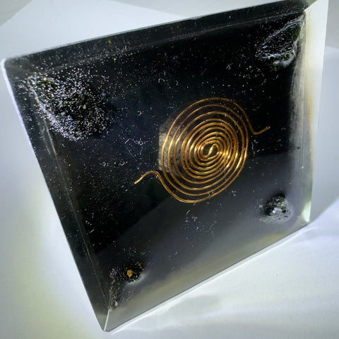 Orgone Generator Pyramid - Moldavite, Copper Spirals, Shungite, Olivine & Quartz | 75mm | Chlum