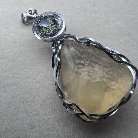 Faceted Moldavite & LDG Pendant I 0.7ct I Chlum