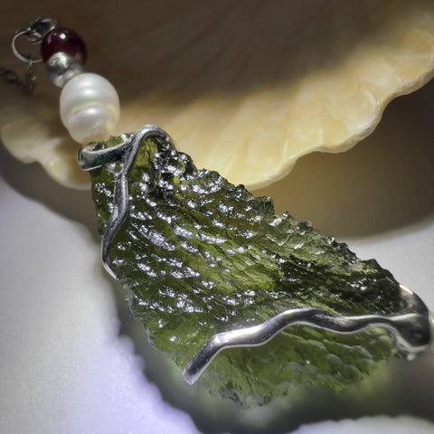 Moldavite, Pearl & Garnet Necklace 2.7g Maly Chlum