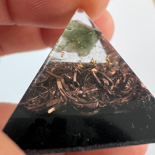 Orgonite Pyramid - 28mm. Moldavite, Copper, Shungite