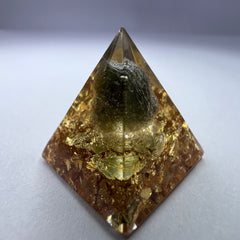 Moldavite Orgone Generator Pyramid – 20mm