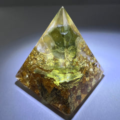 Moldavite Orgone Generator Pyramid – 20mm