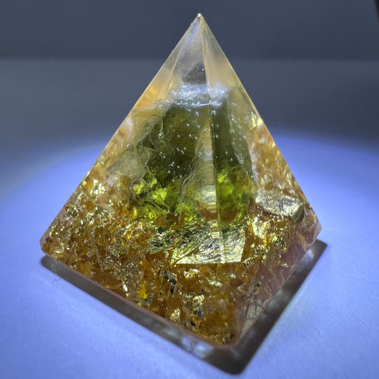 Moldavite Orgone Generator Pyramid – 20mm