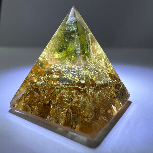 Moldavite Orgone Generator Pyramid – 20mm
