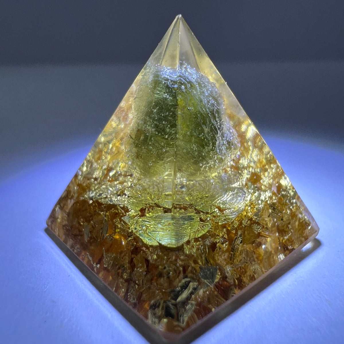 Moldavite Orgone Generator Pyramid – 20mm