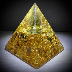 Moldavite & 24ct Gold orgone generator pyramid. 30mm.